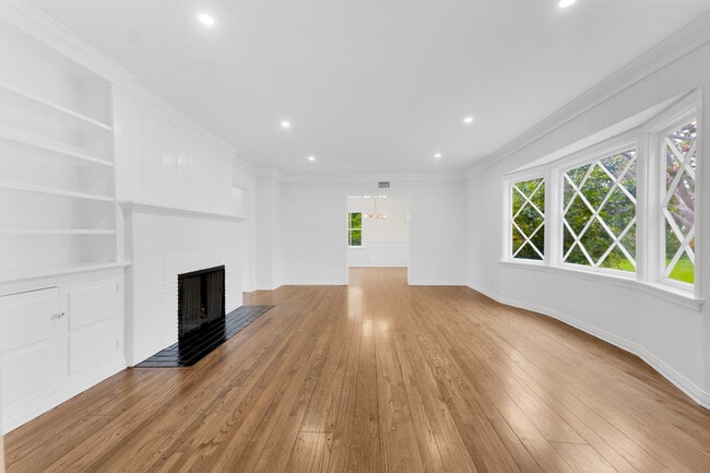 Photo - 4722 Forman Ave