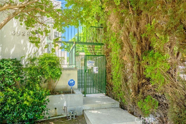 Photo - 4328 Whitsett Ave
