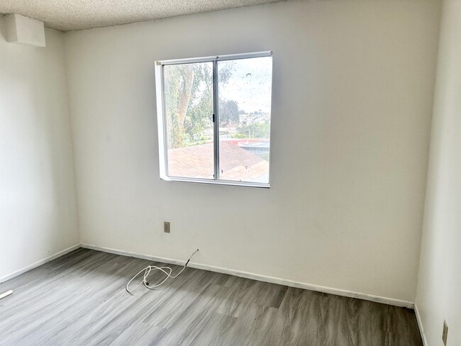 Photo - 6950 Bullock Dr