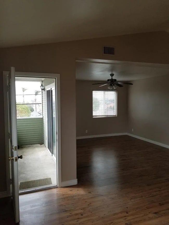 Photo - 2628 Landis St