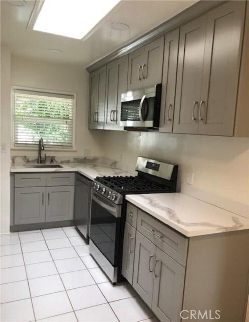 Building Photo - 225 Cypress Dr Unit 2 Rental