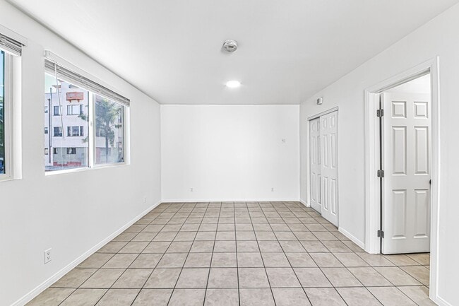 Building Photo - 67 Alamitos Ave