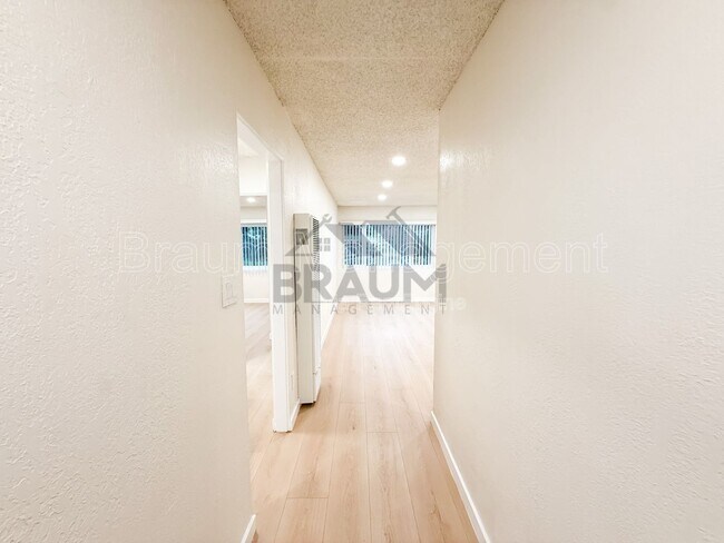 Building Photo - 4636 Laurel Canyon Blvd Unit 31