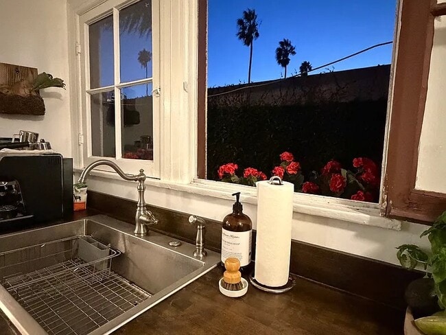 Photo - 725 Washington Blvd