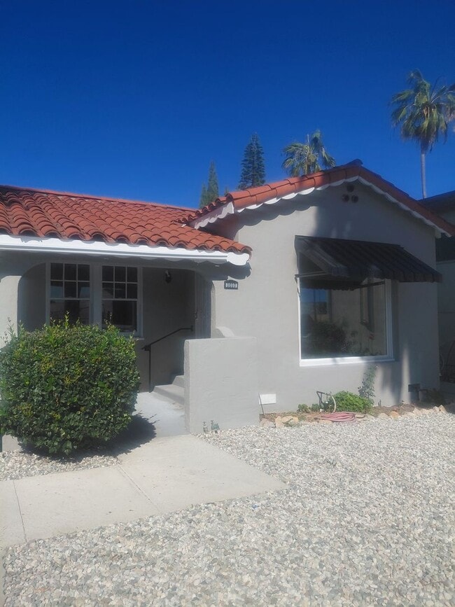 Building Photo - 1010 Unit 1010