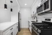 1BD, 1BA - 670SF - Kitchen - Mediterranean Apartments