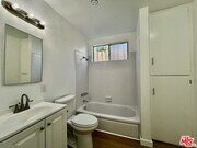 Photo - 533 W 75th St Unit 3