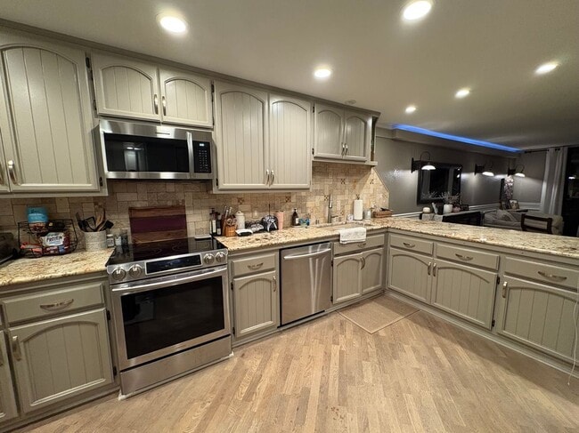 Photo - 16548 Harbour Ln