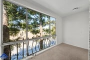 Photo - 12720 Burbank Blvd
