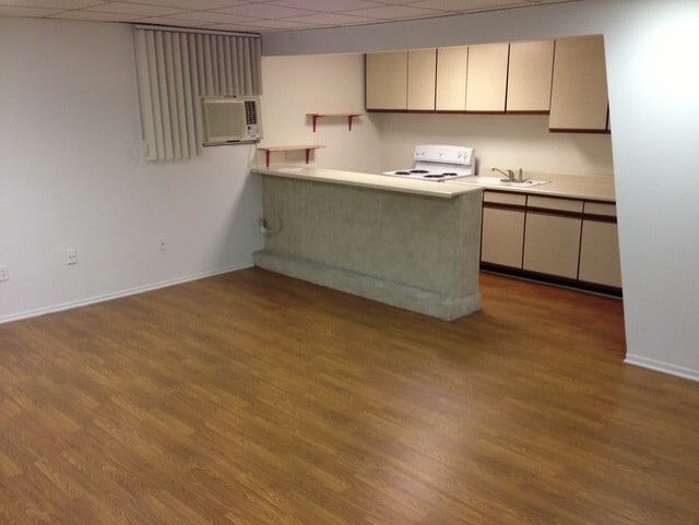 Studio Office (Unit 100) - 350 N Oakhurst Dr