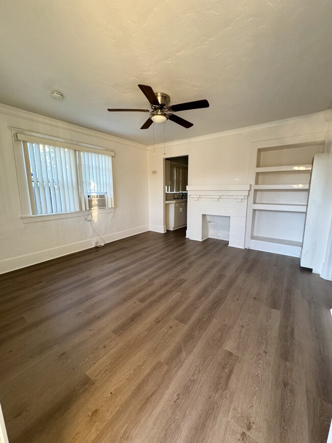 Living room - 309 W Heald Ave