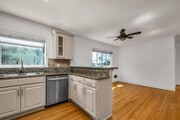 Photo - 815 Broadway St