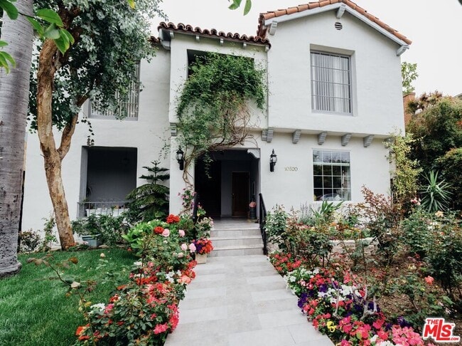 Photo - 10520 Eastborne Ave Unit 3