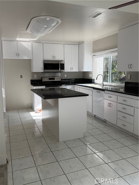 Photo - 2866 Treeview Pl