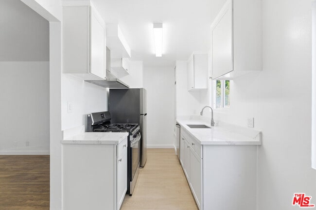 Photo - 4921 Coldwater Canyon Ave Unit 3