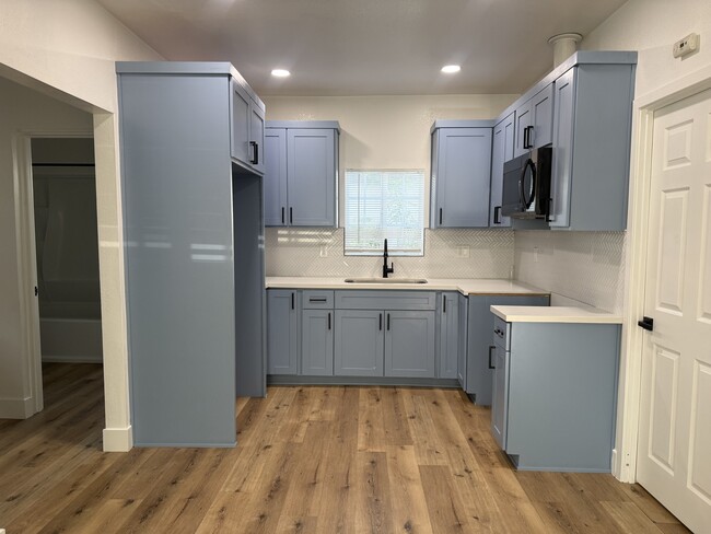 Building Photo - 514 N McDonnell Ave Rental