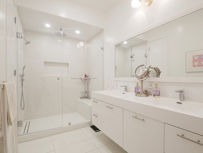 Master Bath - 2276 S Beverly Glen Blvd Unit 207