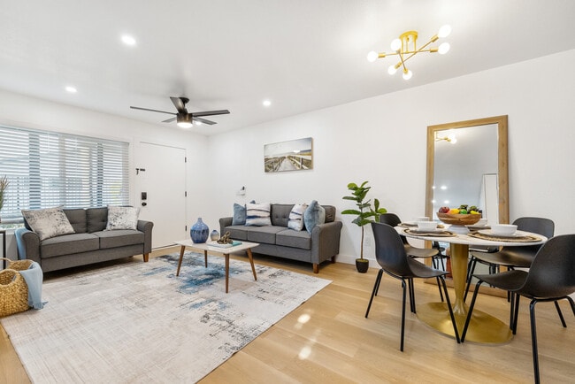 Photo - 1149 Grove Ave Unit C