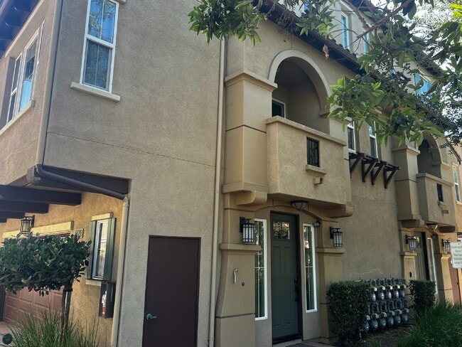 Photo - 2244 Indus Way