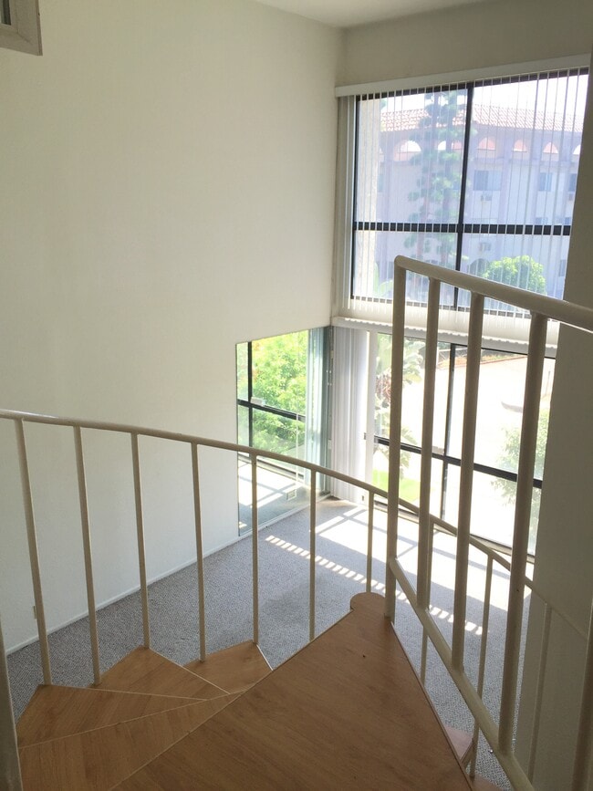 Photo - 1440 Veteran Ave Unit 319