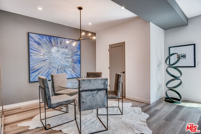 Photo - 13028 Calvert St