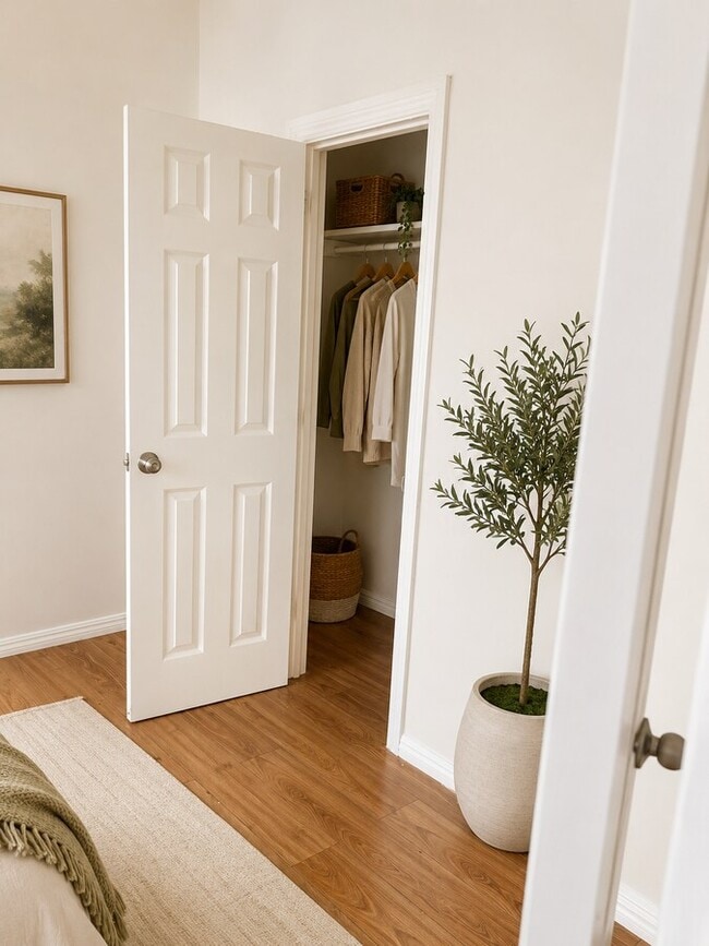 Bedroom Closet - 1427 N Kingsley St