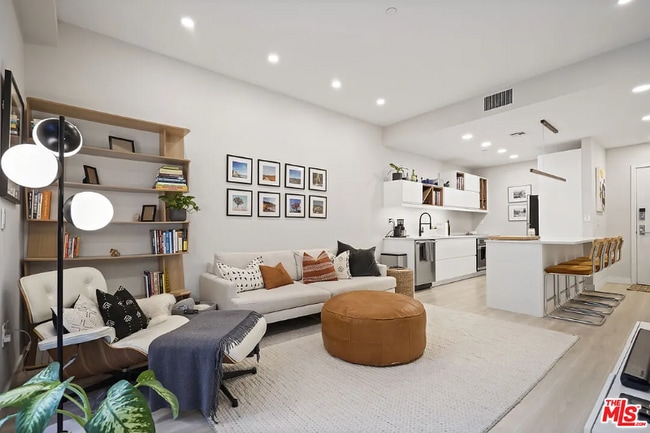 Photo - 630 W 6th St Condo Unit 201
