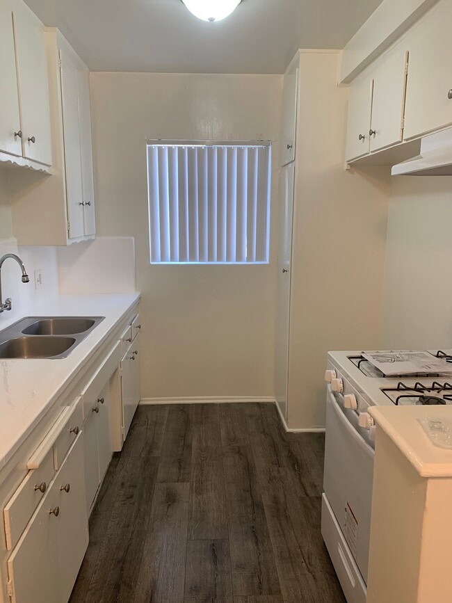 Photo - 8200 Owensmouth Ave Unit 6