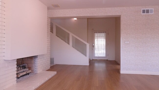 Photo - 1100 La Senda Dr