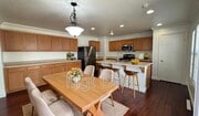Photo - 564 Botan St