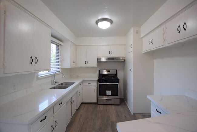 Photo - 4920 Laurel Canyon Blvd Unit 03