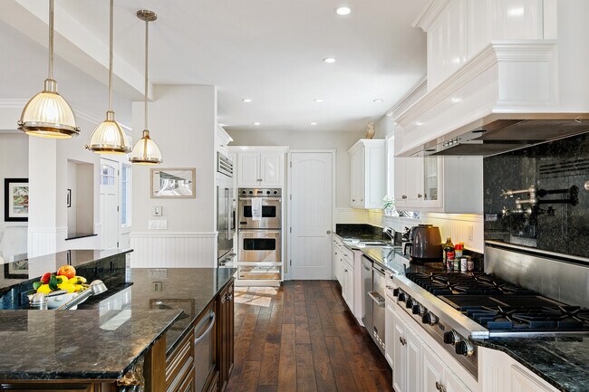 Photo - 328 9th St