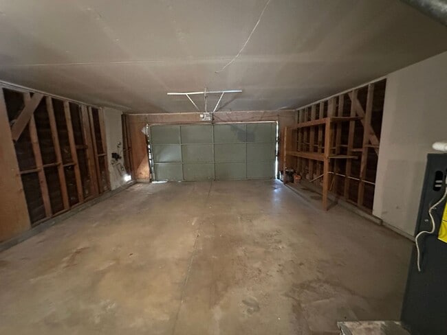 Photo - 3 BEDROOM ADELANTO HOME