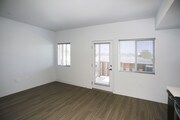 1BR, 1BA - 628 SF - Coastal Village