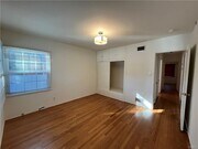 Photo - 14433 Greenleaf St