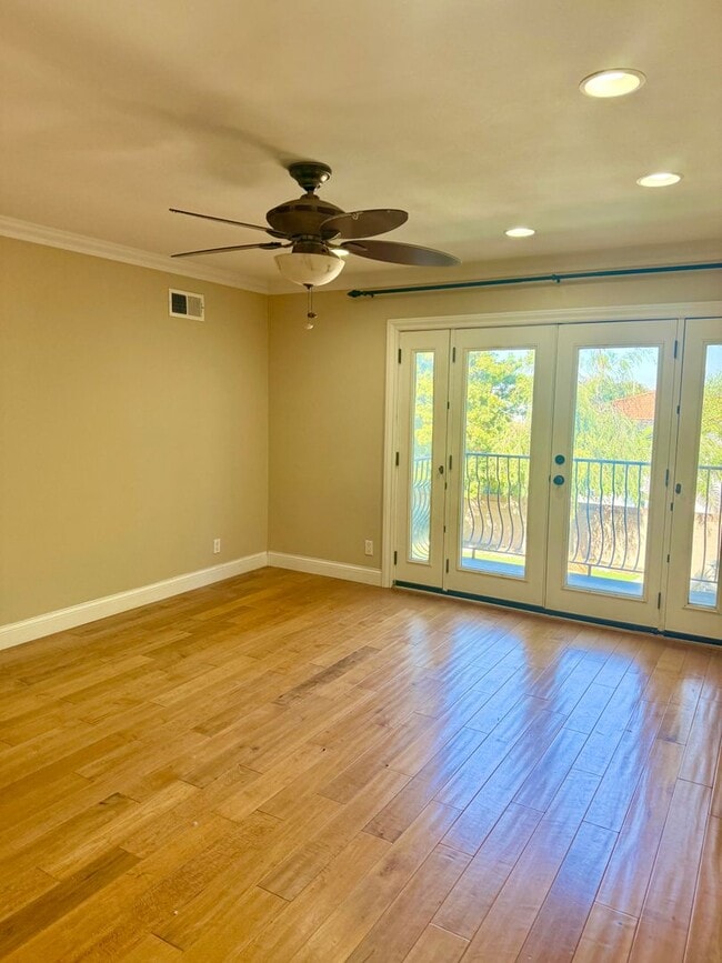 Photo - MUST SEE 6 BEDROOM 3 BATH HOUSE - SOUTH TO...