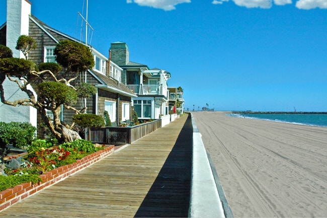 Photo - 15 64th Pl Unit Upstairs Beach Suite