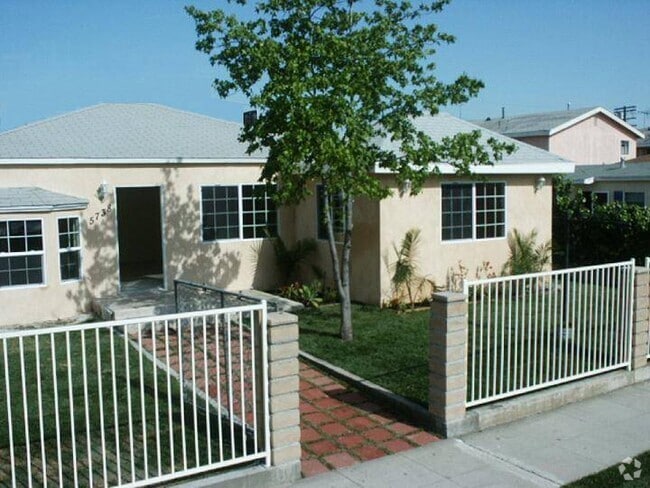 Building Photo - 5736 Willowcrest Ave Unit 5738 N. WILLOW CREST Rental