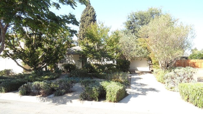 Old Towne Orange Single-Story 2BR, 1BA w/ ... - Old Towne Orange Single-Story 2BR, 1BA w/ ... House