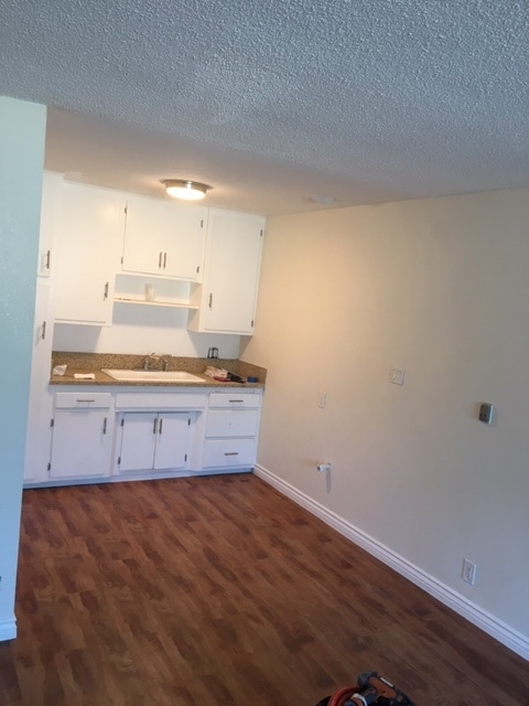 Building Photo - 1223 Wilcox Ave Unit 3
