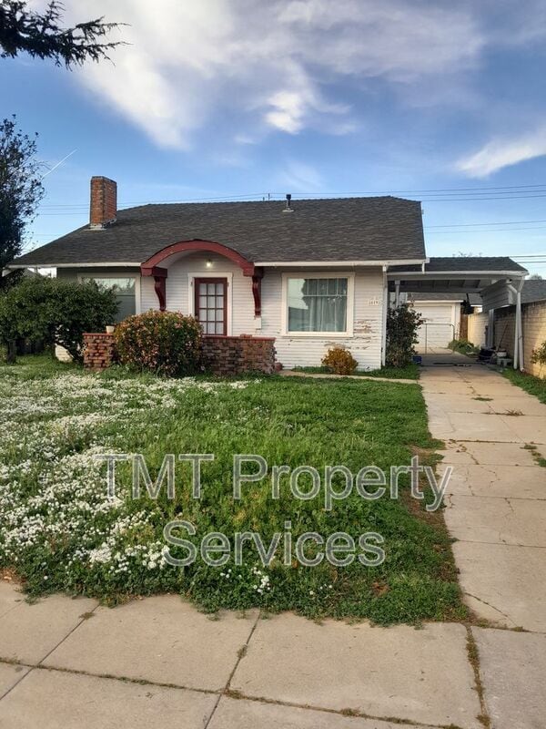 Building Photo - 619 E Cook St