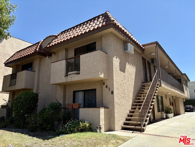 Building Photo - 5418 Hermitage Ave Unit 103