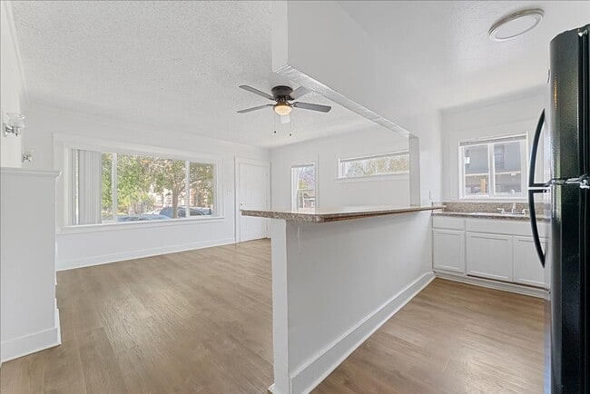 Photo - 1405 Cedar Ave Unit 1405
