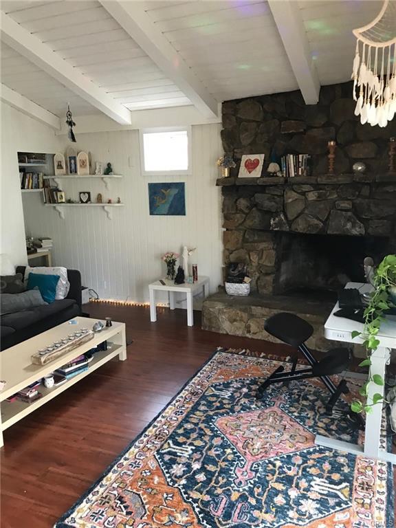 Photo - 5044 Newcastle Ave