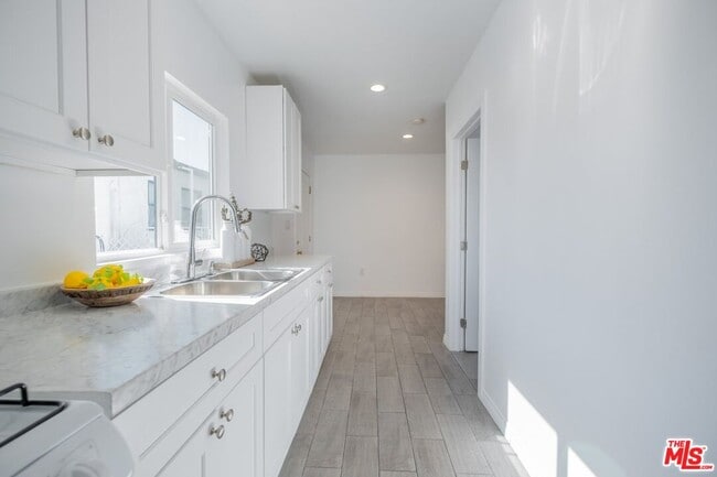 Photo - 8105 Bevis Ave