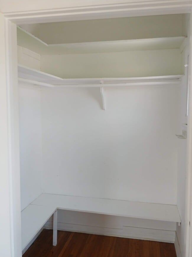 Closet - 649 N Harper Ave Unit 649 N. Harper Ave