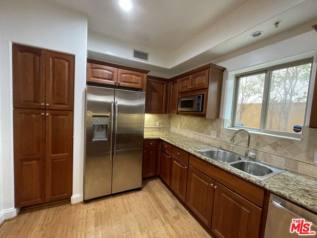 Photo - 1511 Camden Ave Unit 104