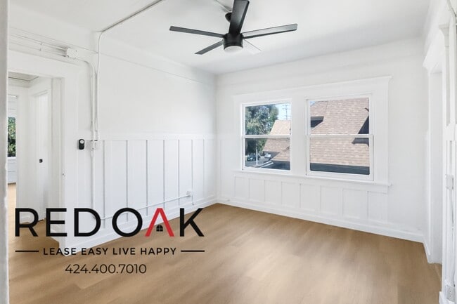 Photo - 1026 W 22nd St Unit 12