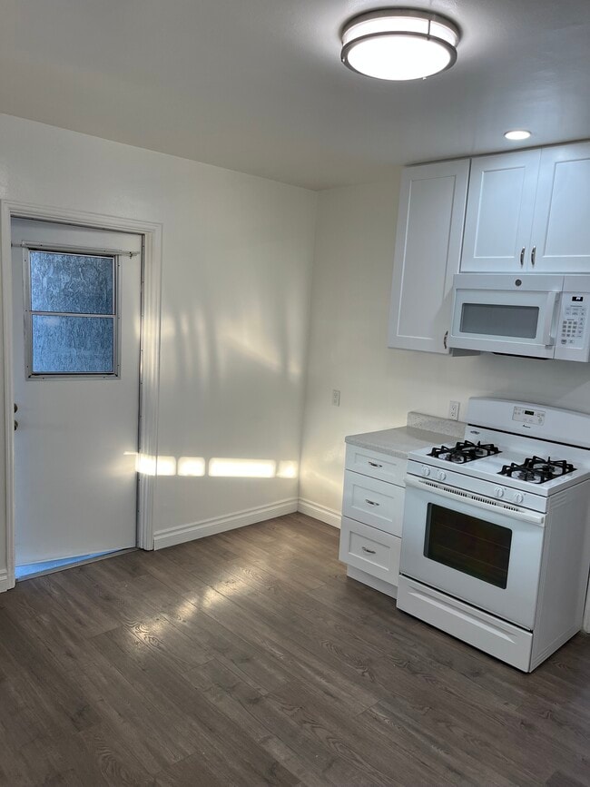 Photo - 1609 Denning Ave