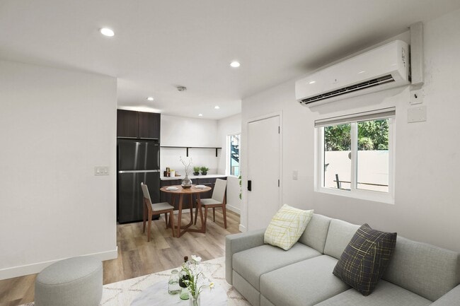 Photo - 2561 W Ave 30 Unit 5